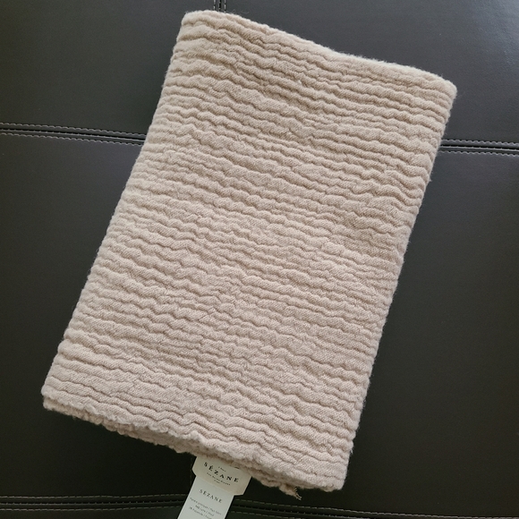 Sezane Scarf - Picture 2 of 5